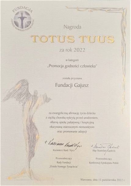 nagroda totus tuus dla fundacji gajusz w kategorii promocja godności człowieka skan nagrody fundacja dzieło nowego tysiąclecia